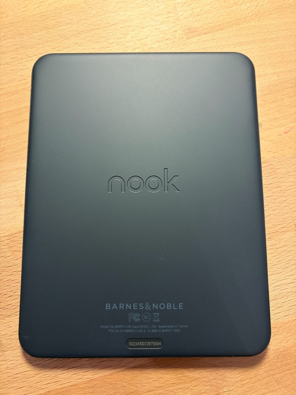 Barnes and Noble Nook eReader with gray cover - Picture 5 of 6